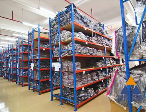 Clothing wholesale warehouse